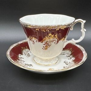 Royal Albert 1998 Regina Series Ruby Tea Cup Saucer England Bone China
